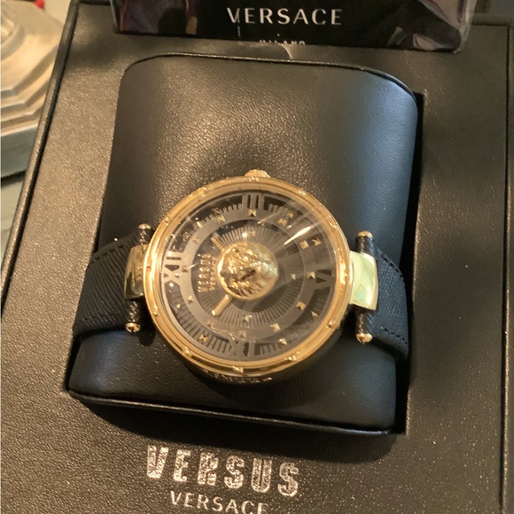 Beautiful Versace watch Gorgeous unisex - Picture 3 of 3
